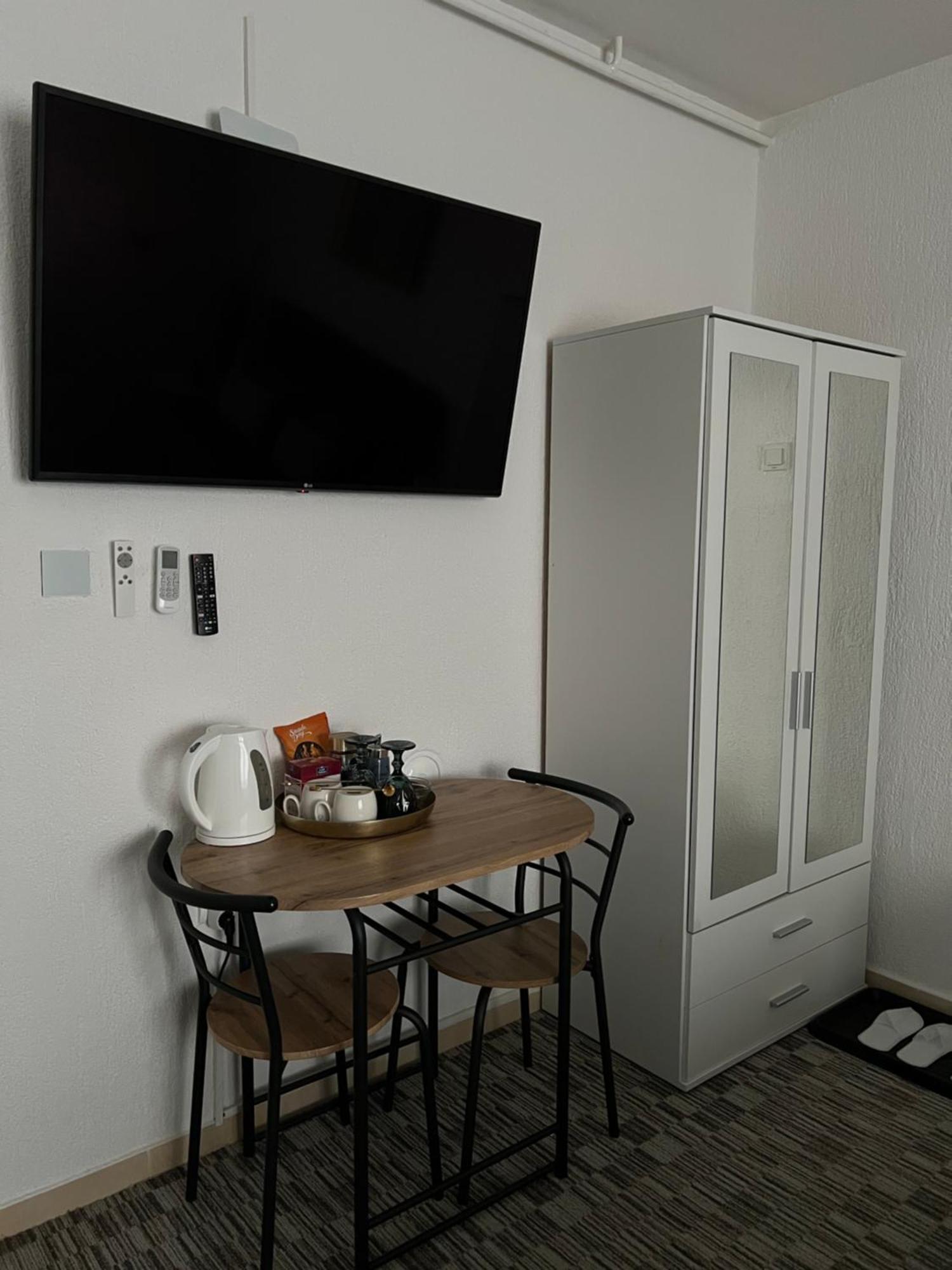 Luxrooms - Hotel Type With Private Jacuzzi Бйеловар Екстериор снимка