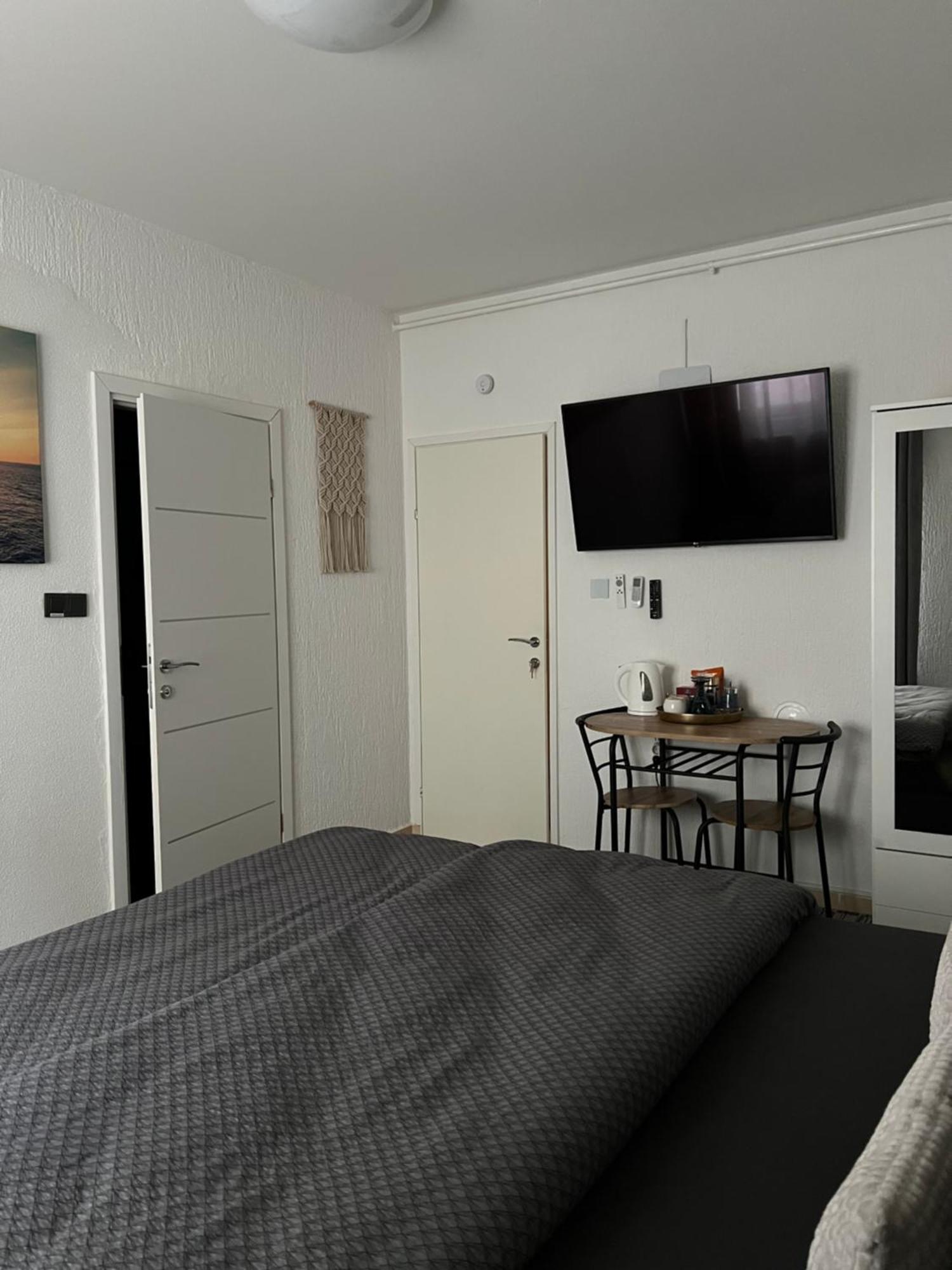 Luxrooms - Hotel Type With Private Jacuzzi Бйеловар Екстериор снимка